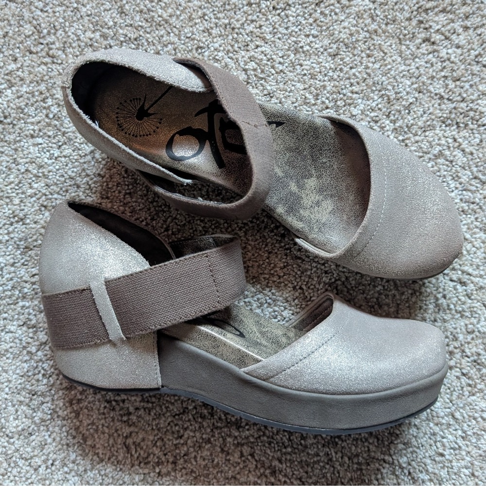 OTBT Wedge Size 9 Women's Sandal Slip On Neutral Gold Silver Shimmer Brown